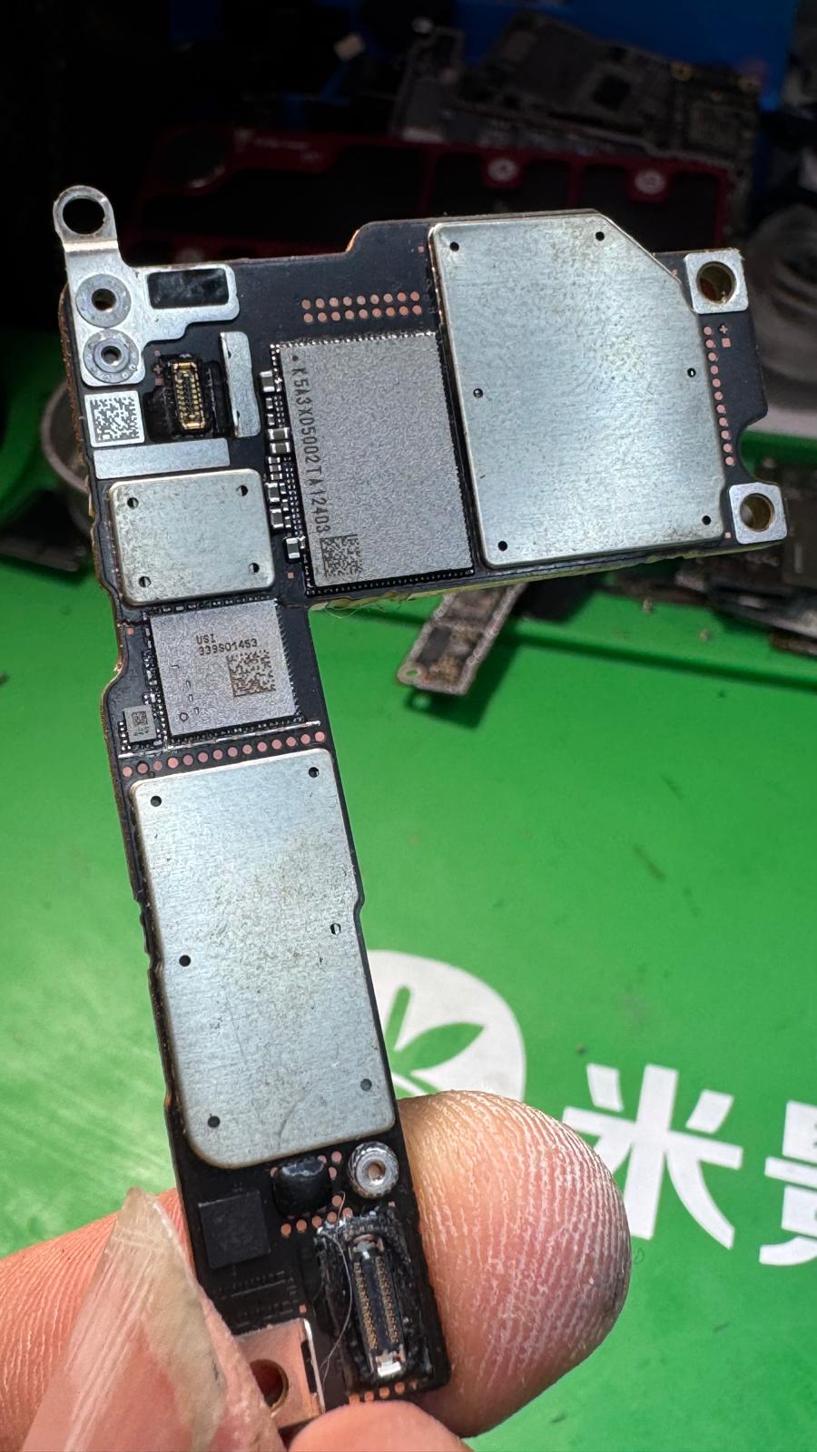 iPhone 16 Pro Pro Max anakart RF baseband katmanı
